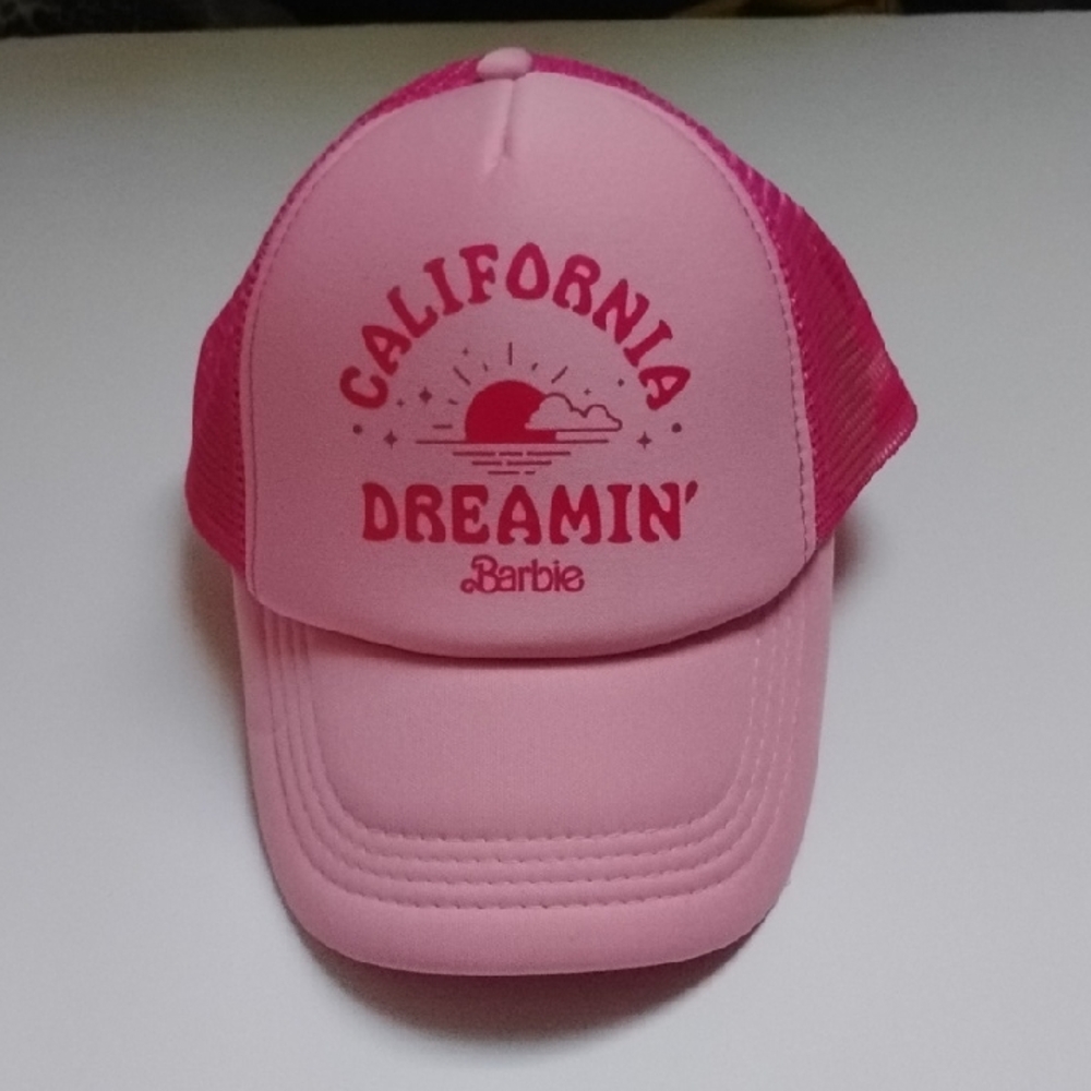 *NWOT Barbie Pink "California Dreamin'" Retro Girly Statement Trucker Hat